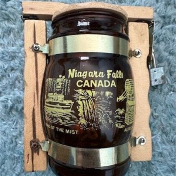 Niagara Falls Barrel Bank - Picture 1 of 2